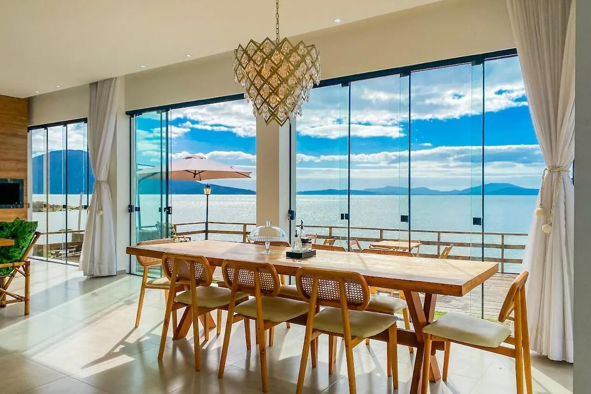 Villa Casa Pe Na Areia! à Biguacu