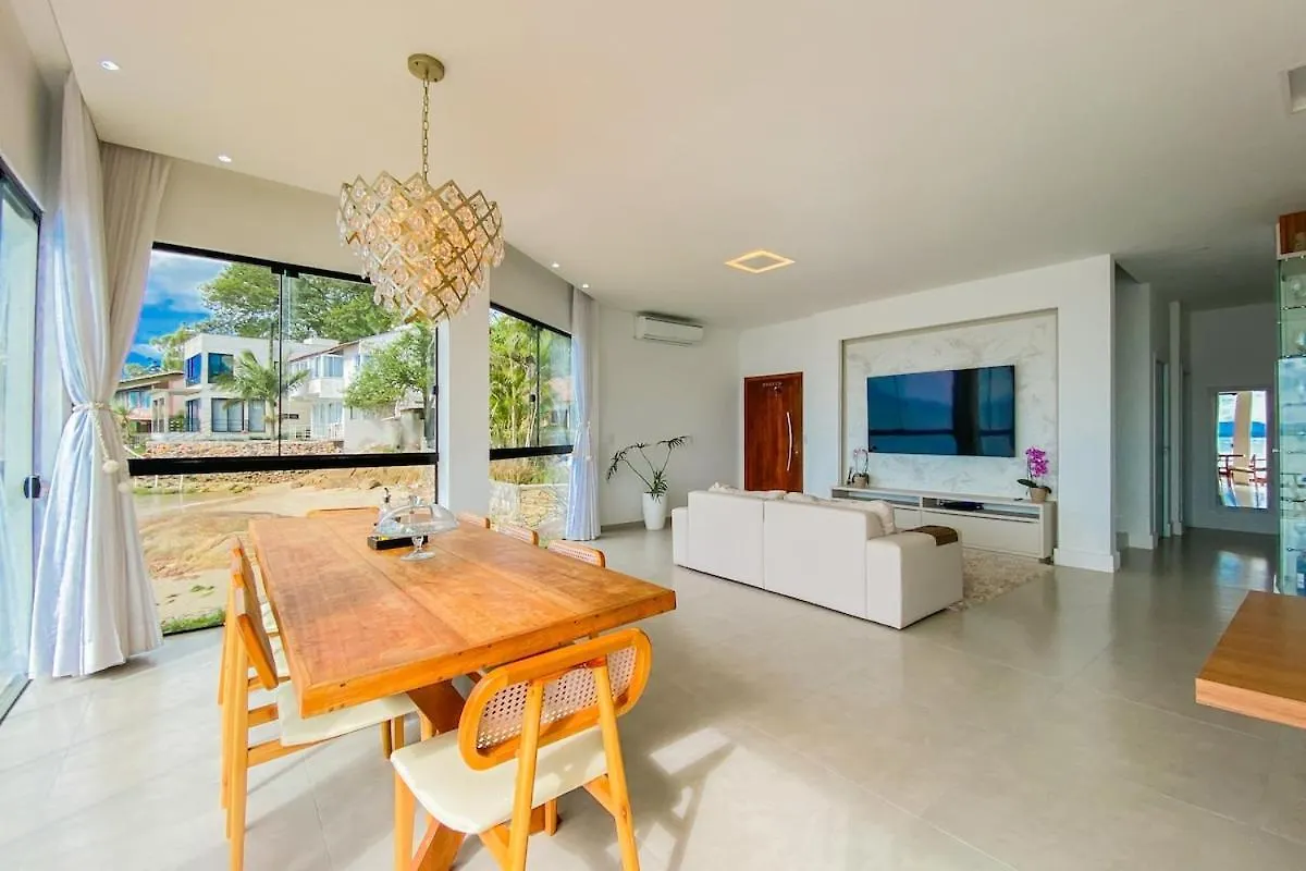 Villa Casa Pe Na Areia! à Biguacu Hébergement de vacances