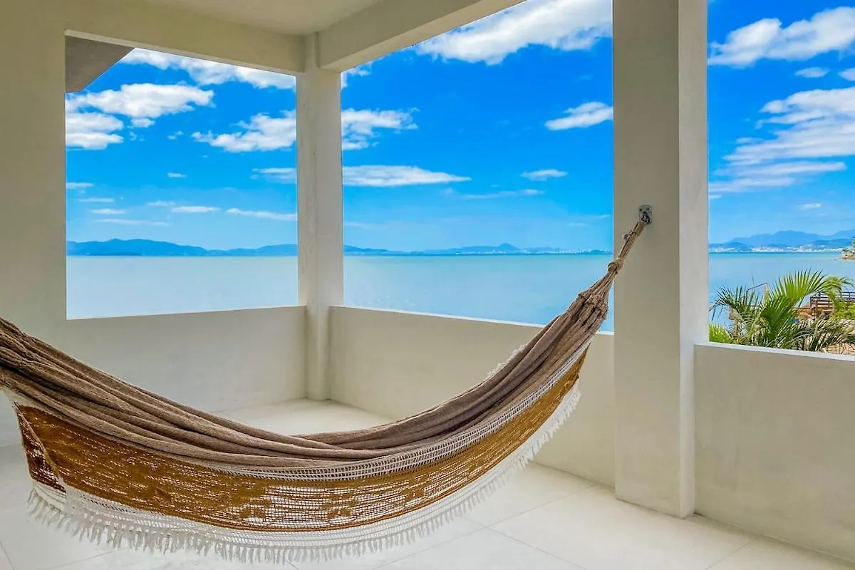 Villa Casa Pe Na Areia! à Biguacu Hébergement de vacances